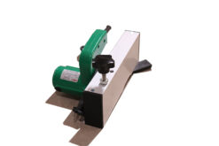 máy làm sạch bề mặt cửa nhựa2